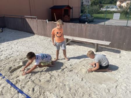 Odbojka, ustvarjanje in vodne igre za nepozabno poletje 8